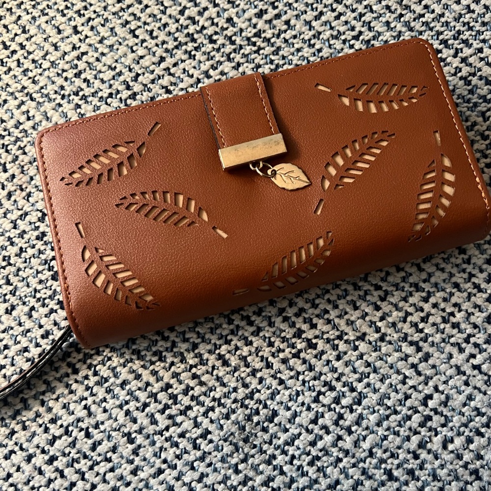 Vegan Vagabond Wallet - Picture 4 of 4